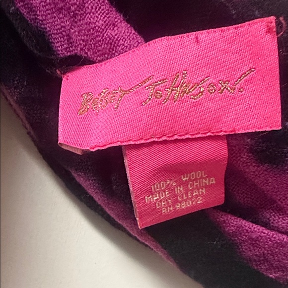 Betsey Johnson Black and Pink Scarf - Picture 2 of 4